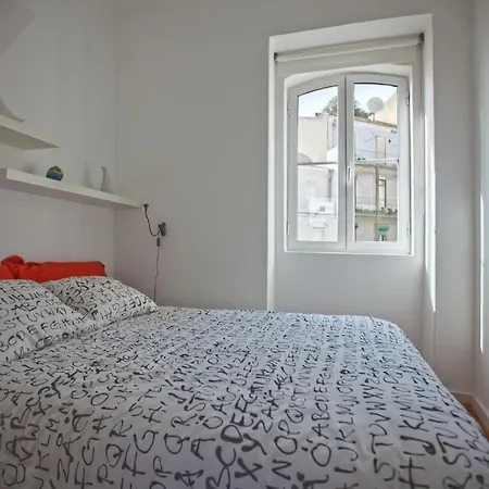 Apartment 4 Places - *