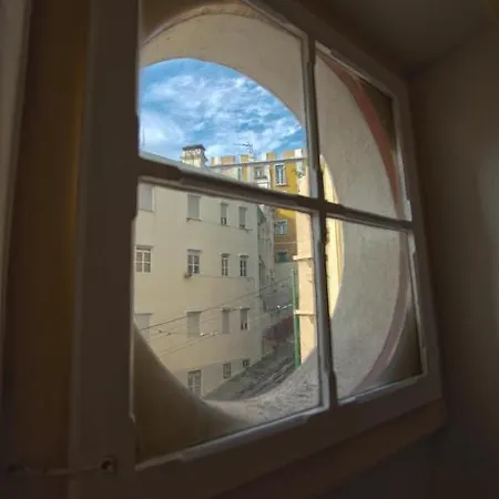 4 Places - * Lisbon
