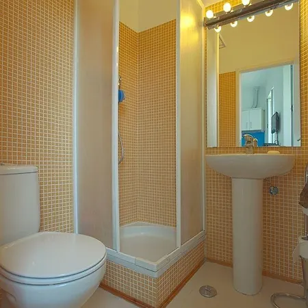 Apartment 4 Places - *