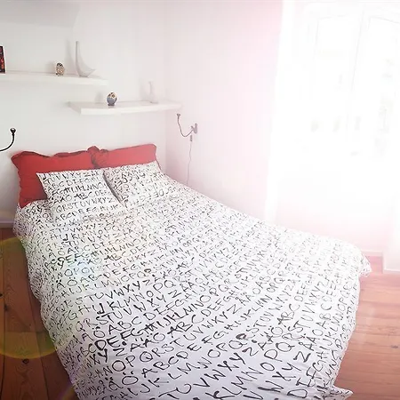 Apartment 4 Places - *